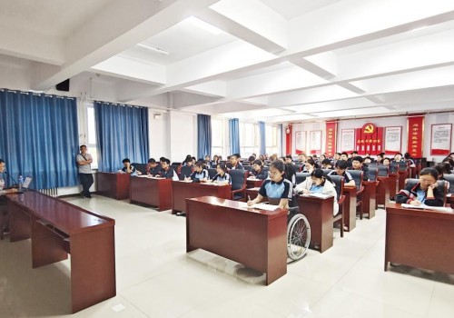 培清北郑老师领衔高考冲刺赋能行动，赤峰六所名校尖子生共启清北逐梦之旅
